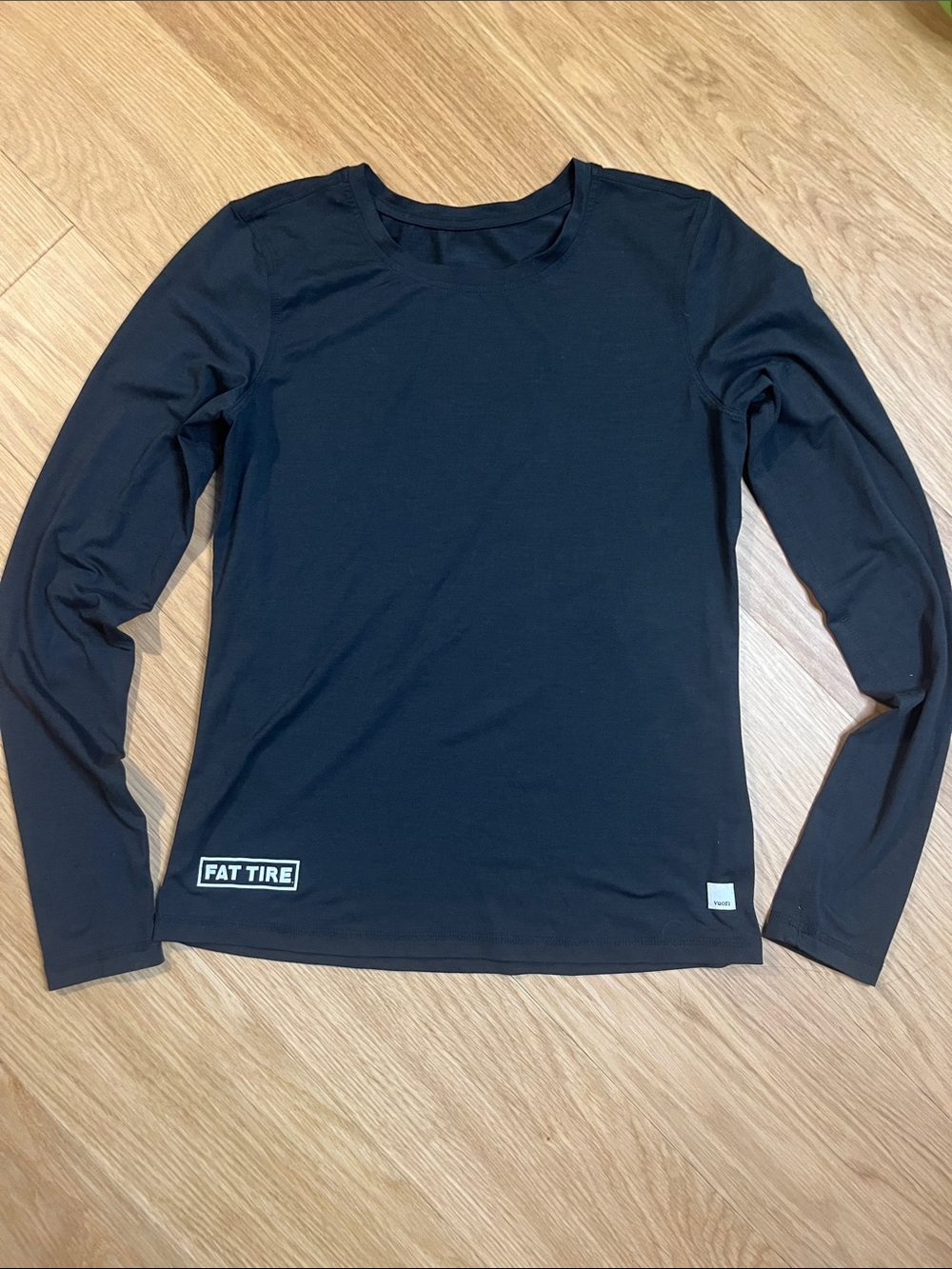 Vuori x New Belgium Fat Tire Collab Women’s long sleeve Lux Crew size S